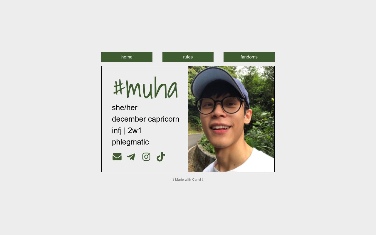 Carrd profile picture for @muha